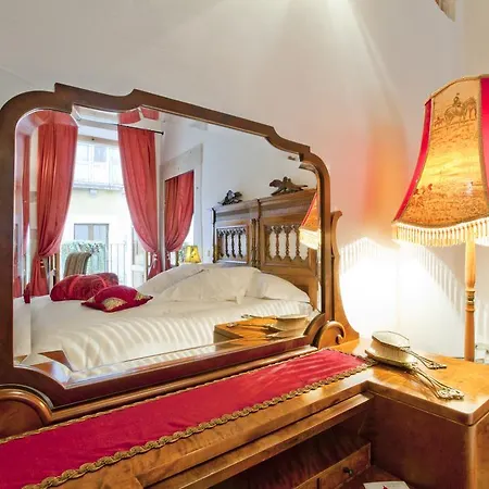 Bed & Breakfast Il Marchese Del Grillo 4*