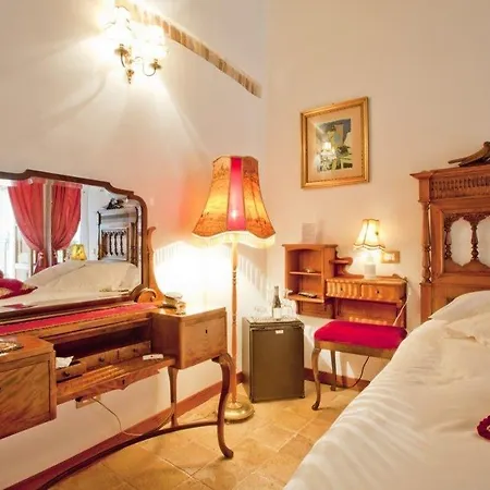 Bed & Breakfast Il Marchese Del Grillo 3*