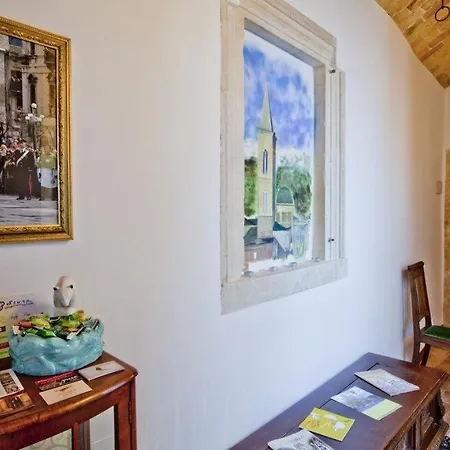 Il Marchese Del Grillo Nocleg ze śniadaniem 4*